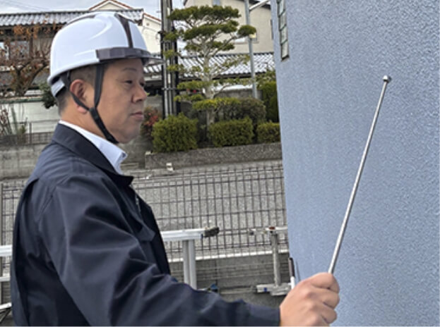 当社技能士がチェックしている姿